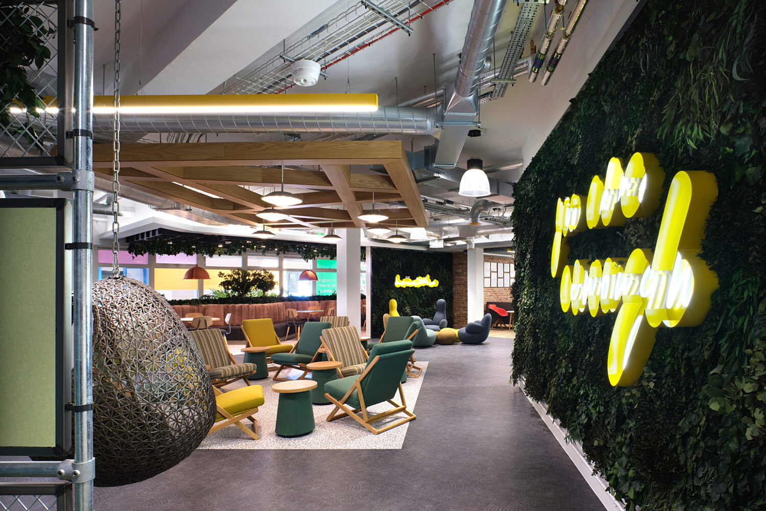 Biophilic-wall-and-unique-seating